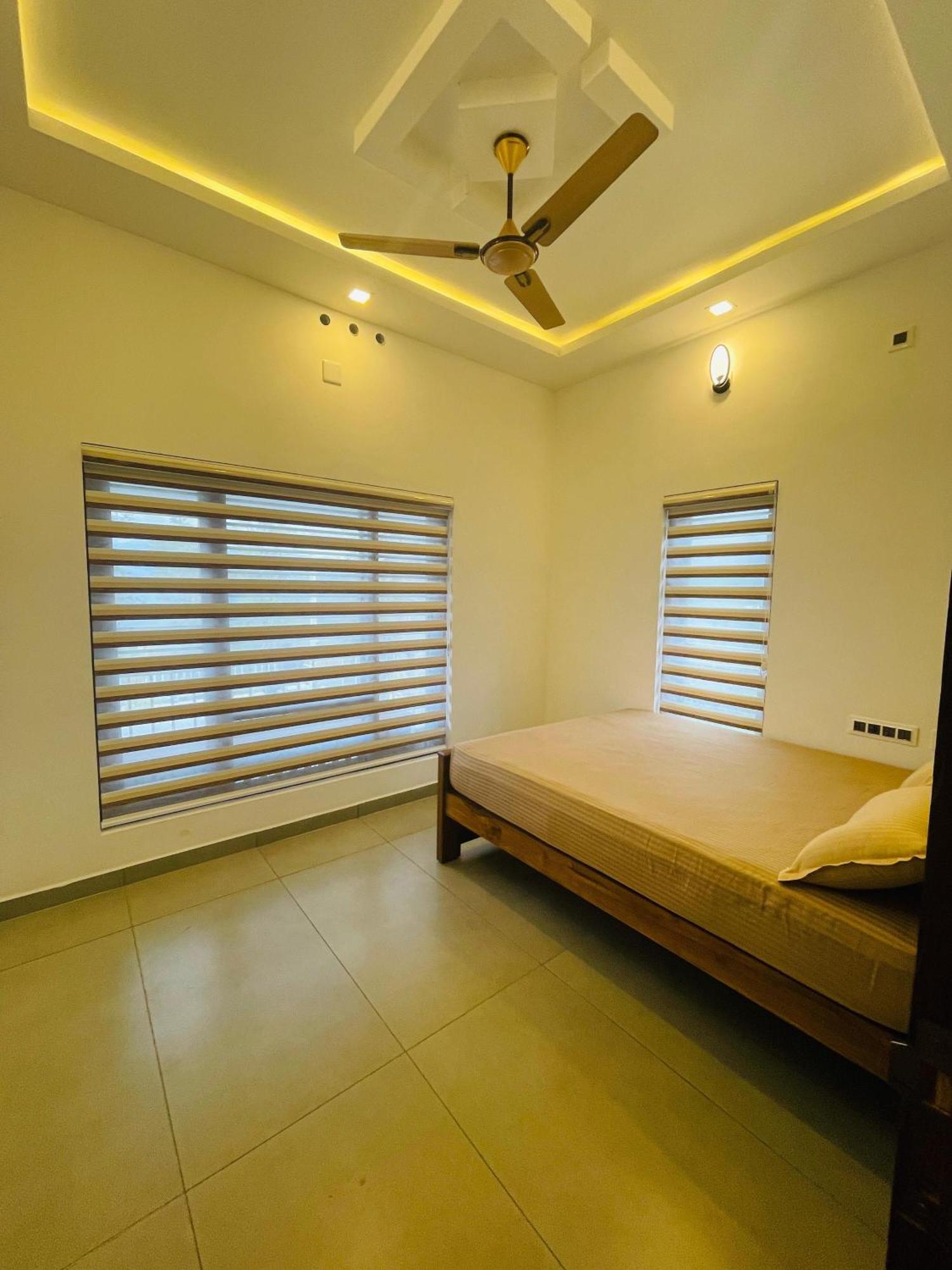 M R Holiday Home Vagamon Exteriör bild