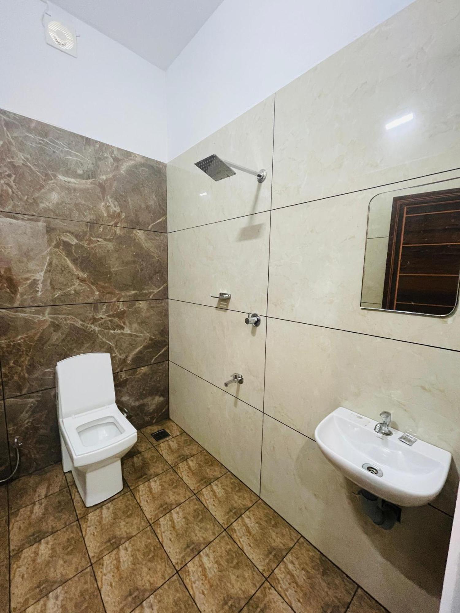 M R Holiday Home Vagamon Exteriör bild